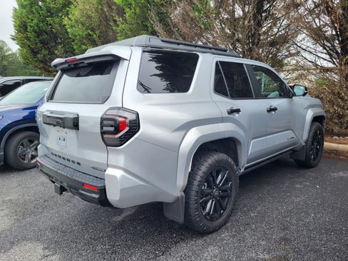 Used 2025 Toyota 4Runner 4WD image 3