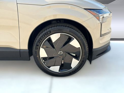 New 2026 Volvo EX30 Plus w/ Climate Package AWD/4WD image 11