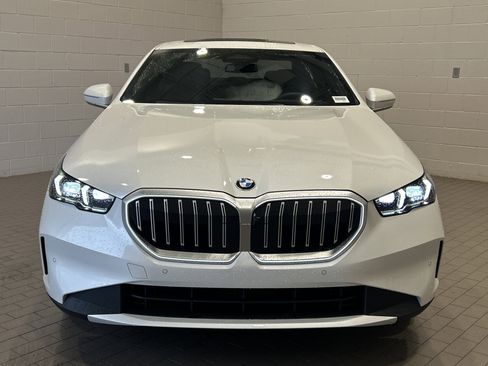 Used 2026 BMW 530i w/ Premium Package RWD image 3