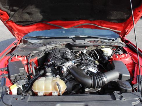 Used 2015 Ford Mustang Coupe image 8