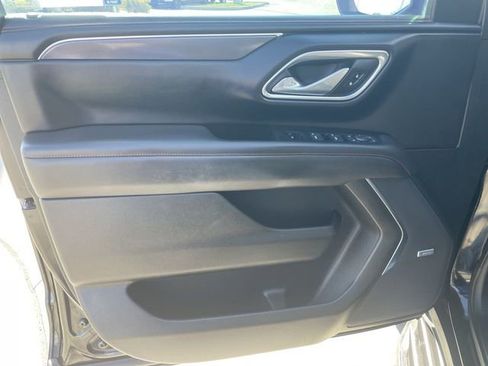 Used 2021 Chevrolet Suburban RST w/ Luxury Package image 22