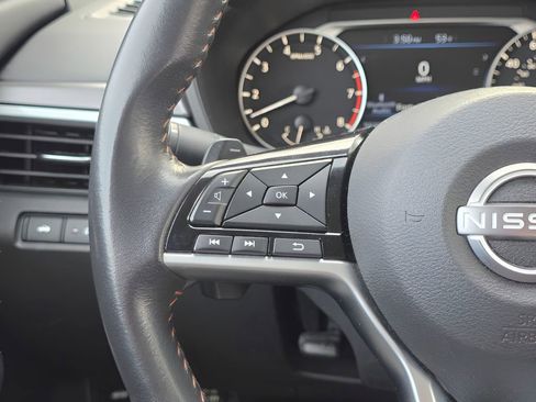 Used 2024 Nissan Altima 2.5 SR FWD image 19