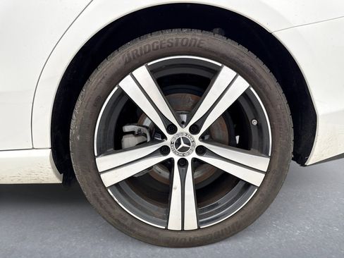 Used 2025 Mercedes-Benz C 300 4MATIC Sedan image 13