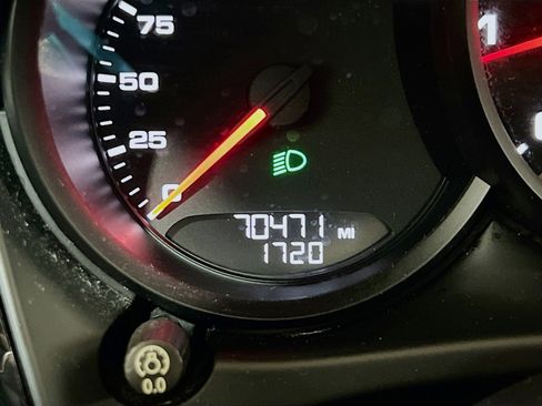 Used 2018 Porsche Macan image 8