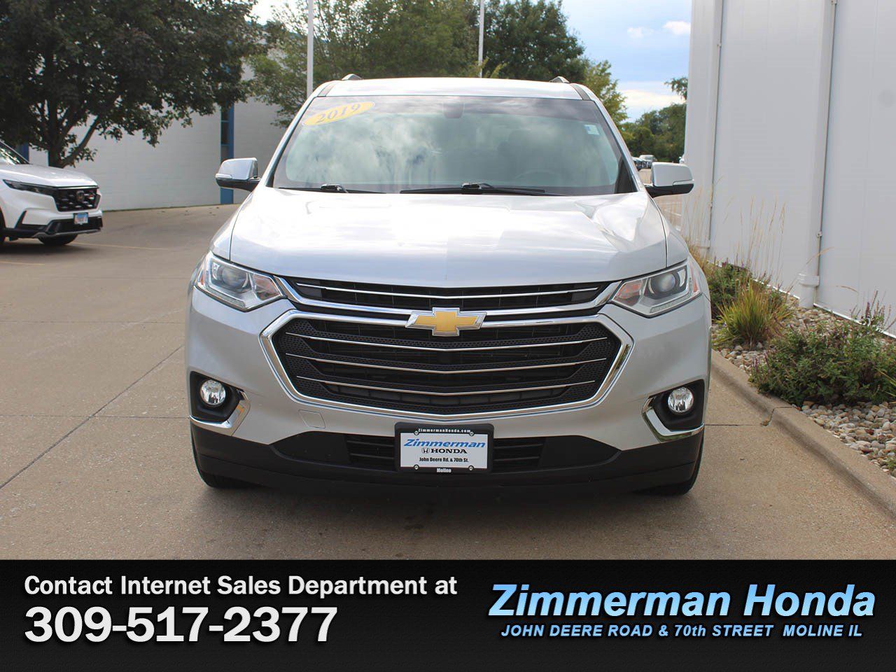 Used 2019 Chevrolet Traverse LT FWD image 4