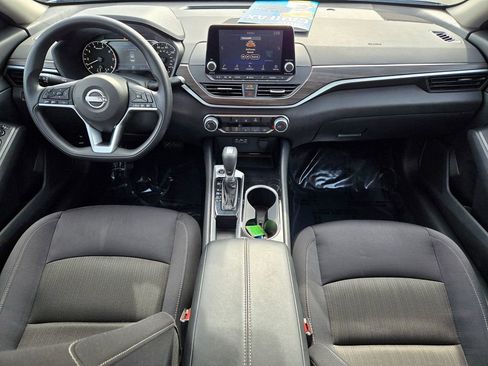 Used 2024 Nissan Altima 2.5 SV image 9