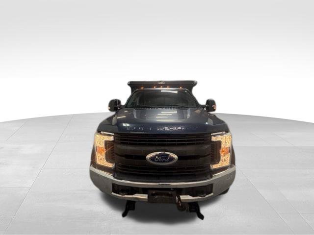 Used 2018 Ford F550 4x4 Regular Cab Super Duty w/ Power Equipment Group image 3