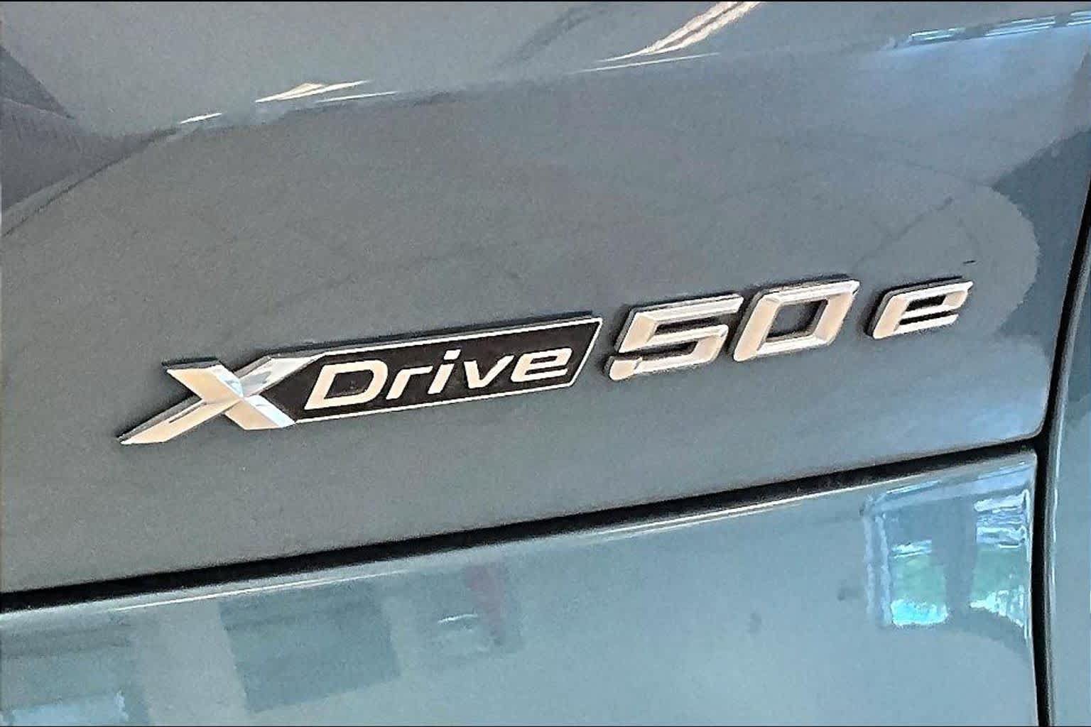Used 2024 BMW X5 xDrive50e w/ Parking Assistance Package AWD/4WD image 9