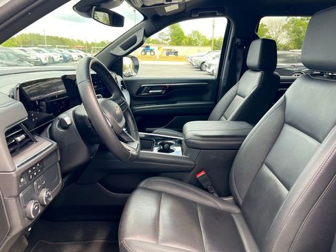 Used 2025 Chevrolet Tahoe LT image 4