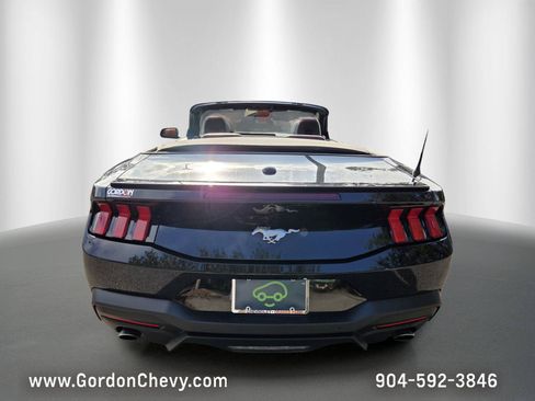 Used 2025 Ford Mustang Premium RWD image 4