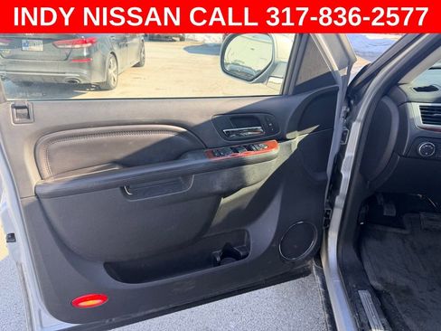 Used 2012 Cadillac Escalade ESV Luxury image 13