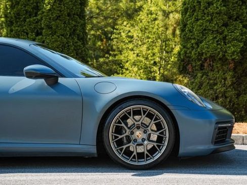 Used 2020 Porsche 911 Carrera 4S AWD/4WD image 15