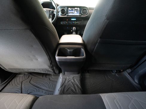 Used 2021 Toyota Tacoma TRD Sport AWD/4WD image 22