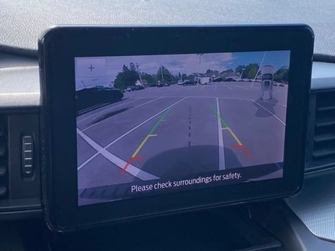 Used 2020 Ford Explorer XLT AWD/4WD image 17