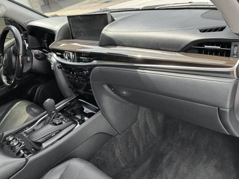 Used 2018 Lexus LX 570 4WD image 33