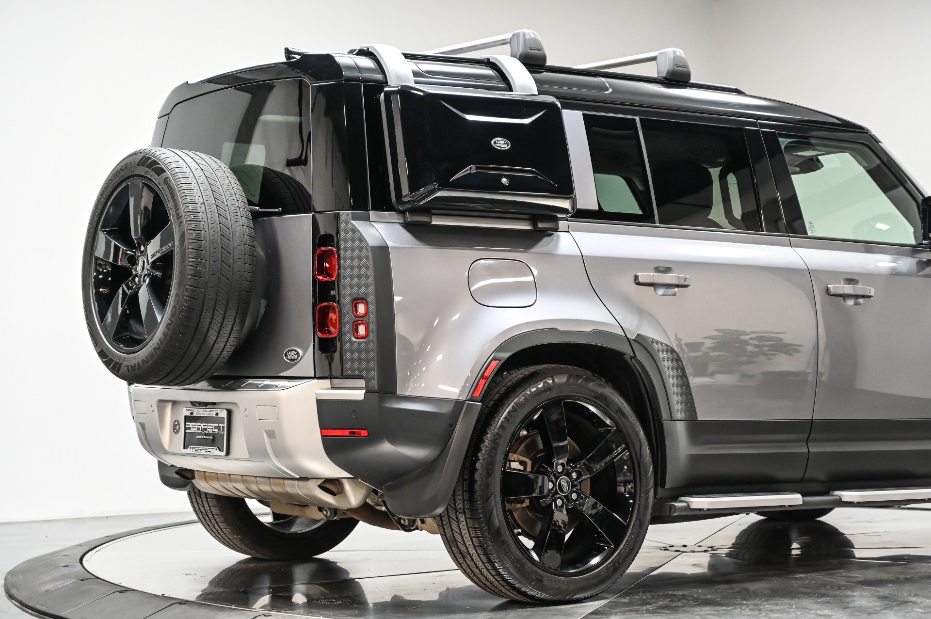 Used 2020 Land Rover Defender 110 HSE AWD/4WD image 5
