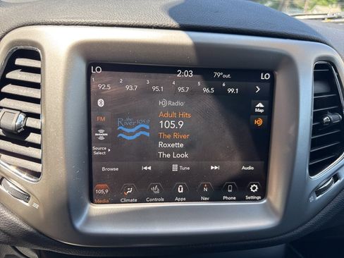 Used 2018 Jeep Compass Latitude w/ Popular Equipment Group AWD/4WD image 22