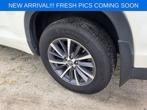 Used 2018 Toyota Highlander XLE FWD image 6
