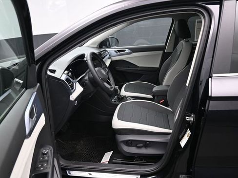 New 2026 Volkswagen Taos SE AWD/4WD image 9
