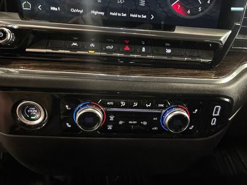 Used 2024 GMC Sierra 1500 Elevation AWD/4WD image 16