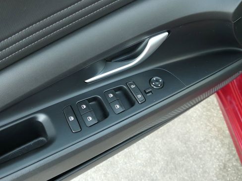 Certified 2023 Hyundai Elantra Limited image 13