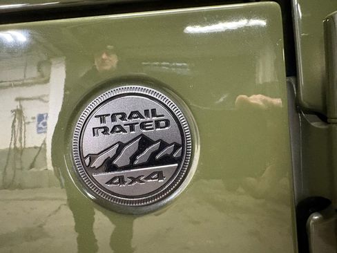 Used 2023 Jeep Gladiator Sport image 28