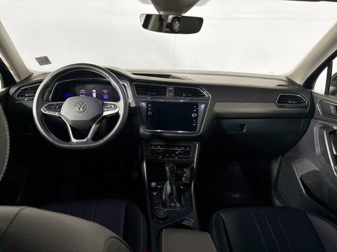 Certified 2023 Volkswagen Tiguan SE w/ Panoramic Sunroof Package image 12