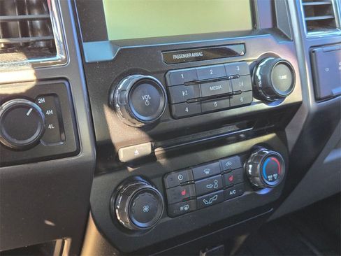 Used 2015 Ford F150 XLT w/ Equipment Group 302A Luxury image 8