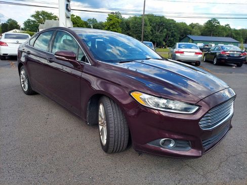 Used 2013 Ford Fusion SE FWD image 3