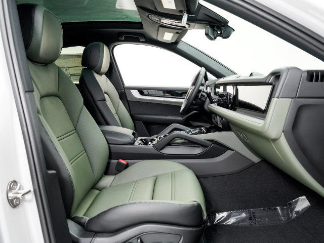 Certified 2026 Porsche Cayenne Coupe AWD/4WD image 23