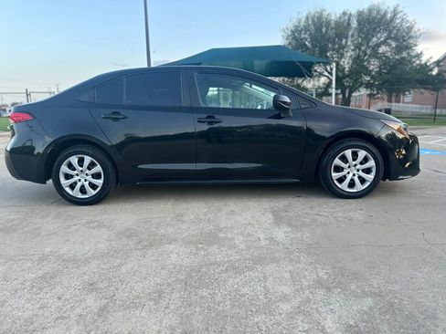 Used 2021 Toyota Corolla LE image 4
