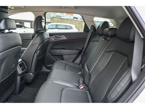 New 2026 Kia Sportage EX image 13