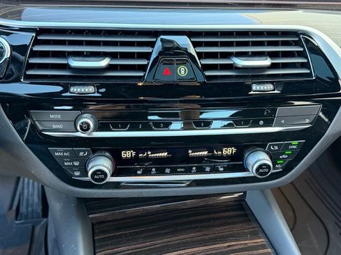 Certified 2023 BMW 530i xDrive w/ Premium Package image 32