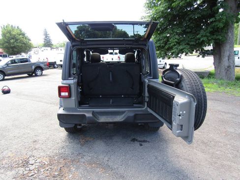 Used 2023 Jeep Wrangler Sport AWD/4WD image 21
