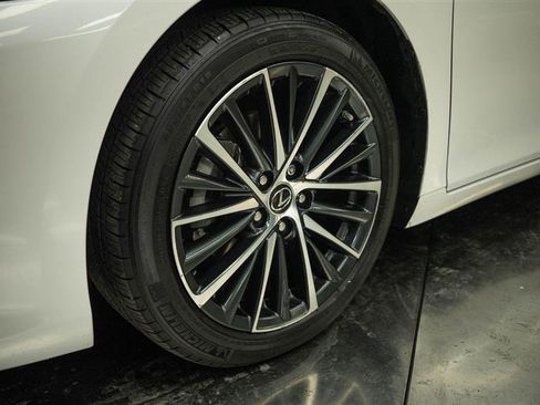 Used 2022 Lexus ES 350 w/ Premium Package FWD image 3