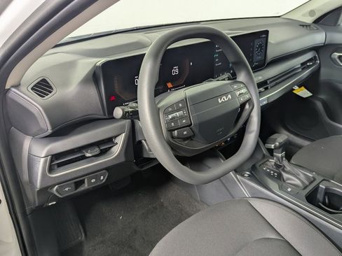 New 2026 Kia K4 LXS image 11