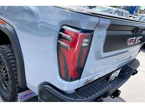 Used 2024 GMC Sierra 2500 AT4X w/ AT4X AEV Edition AWD/4WD image 21