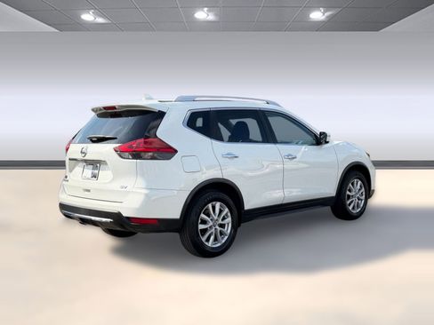Used 2017 Nissan Rogue SV image 9
