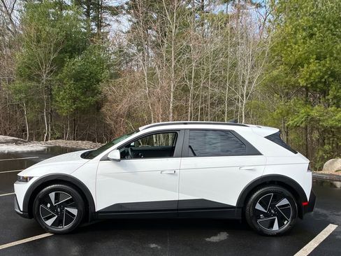 Used 2025 Hyundai Ioniq 5 SEL AWD/4WD image 2
