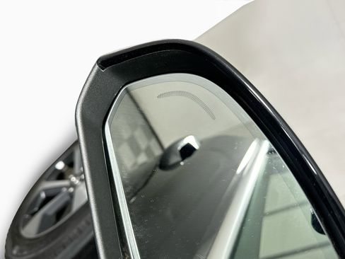 Used 2023 Volvo XC40 B5 Plus w/ Driver Assist Package image 16