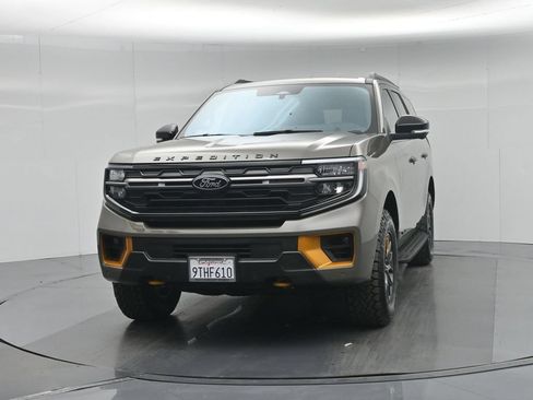 Used 2025 Ford Expedition Tremor AWD/4WD image 61