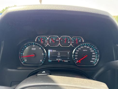 Used 2020 Chevrolet Suburban LT image 14