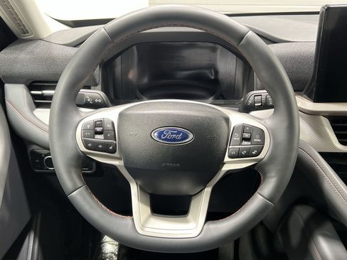 Used 2025 Ford Explorer Active image 14