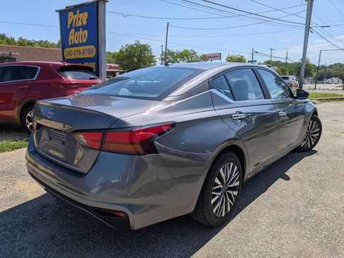 Used 2025 Nissan Altima 2.5 SV FWD image 5