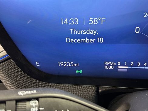 Used 2025 Buick Enclave Preferred image 37