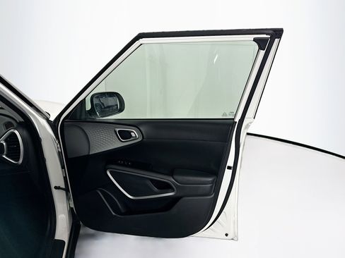 Used 2024 Kia Soul LX w/ Option Group 015 image 29