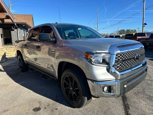 Used 2018 Toyota Tundra SR5 w/ SR5 Upgrade Package image 9