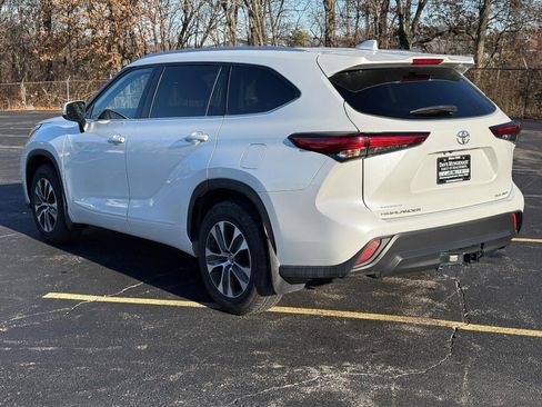 Used 2022 Toyota Highlander XLE image 6