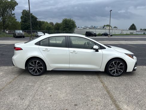 Used 2021 Toyota Corolla SE w/ Carpet Mat Package (TMS) FWD image 3