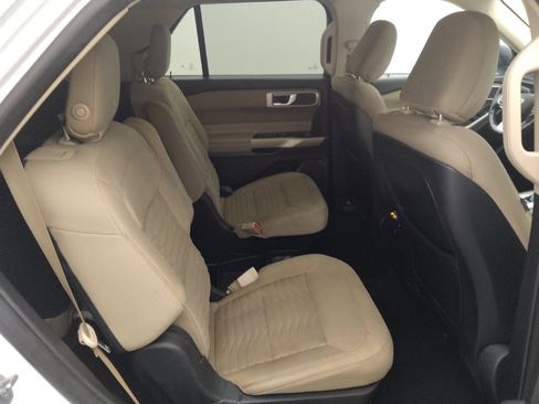 Used 2020 Ford Explorer XLT w/ Comfort Package RWD image 19